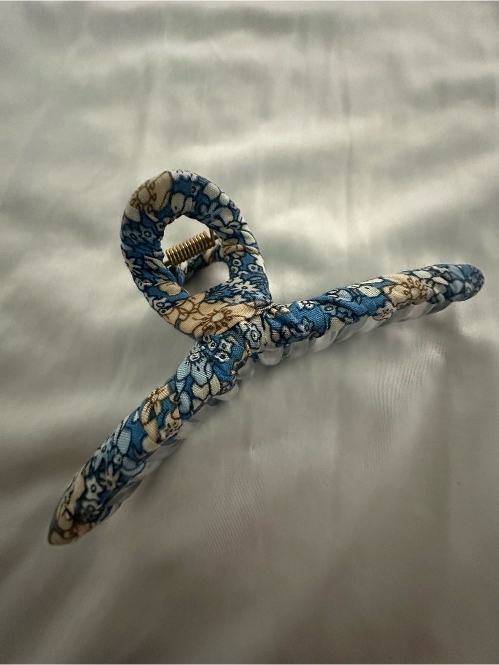 Blue Floral Fabric Hair Clip - Women's Accessory